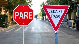 Pocos lo distinguen: cuál es la diferencia entre el disco Pare y el Ceda el paso