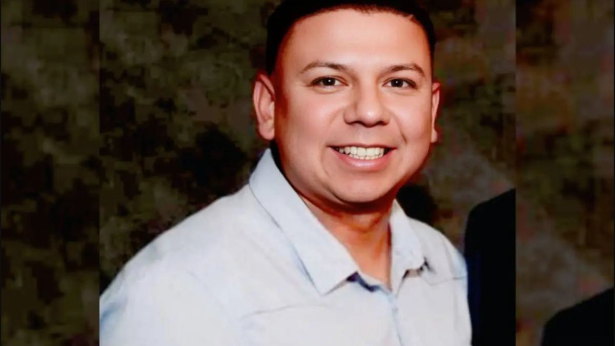 Andrew Jiménez, el bombero de 45 años que asesinó con un hacha a su esposa, una docente de una escuela de Los Ángeles.