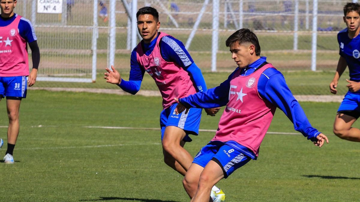 Juan José Pérez, el colombiano hizo su debut como titular ante Huracán y tuvo excelentes movimientos. Juan José Pérez, el colombiano hizo su debut como titular ante Huracán y tuvo excelentes movimientos.