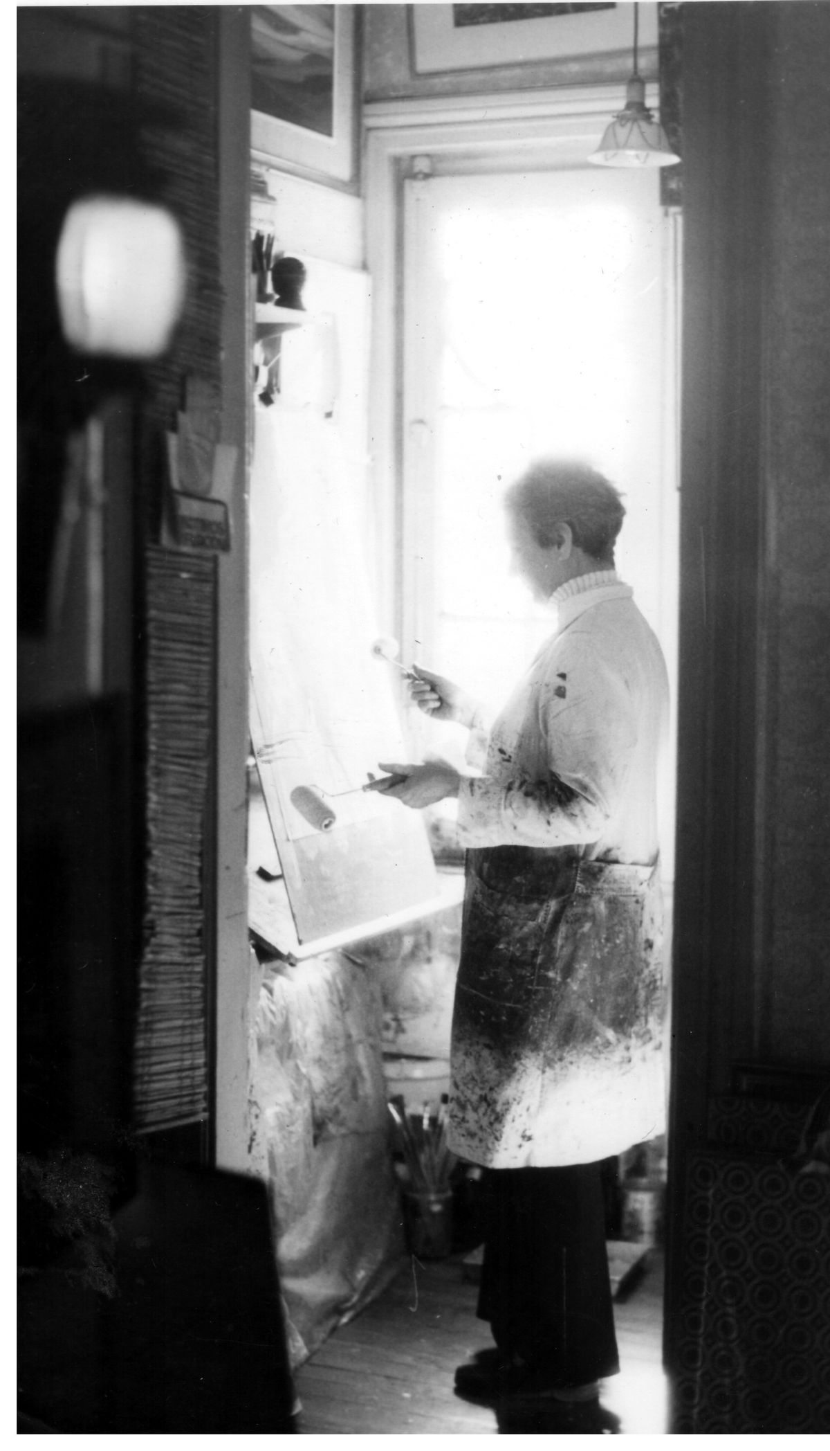 Clara Sgró de Abal, pintando en su taller del Pasaje San Martín. Foto: gentileza Administración del Pasaje