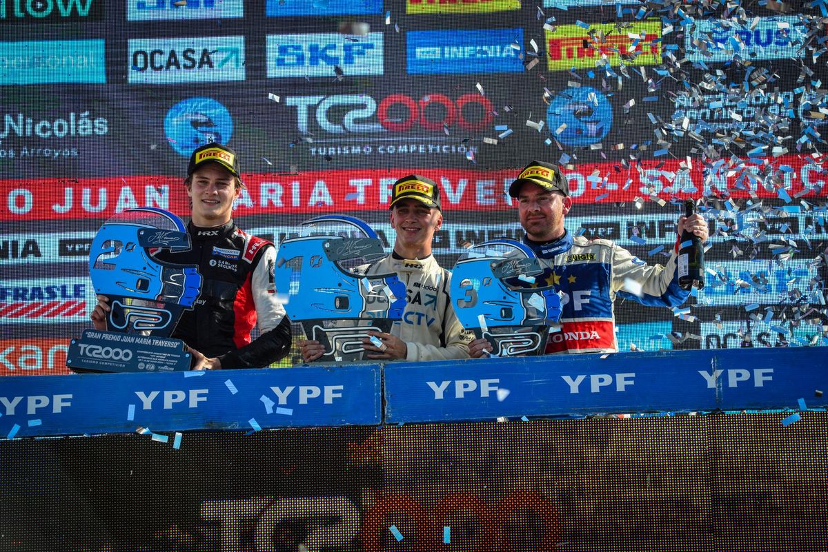 Berni en el podio con Teske y Pernía.