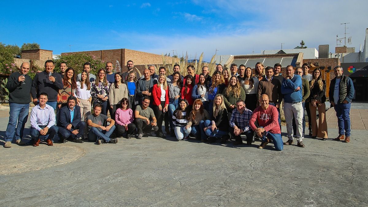 El equipo de Diario UNO. Este martes se festejó el cumpleaños número 30.