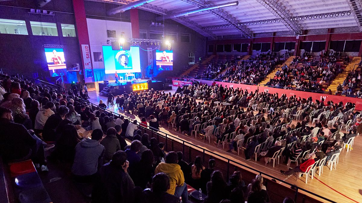 El Ciclo Planeta continuó este viernes con Darío Z en el Polimeni de Las Heras.