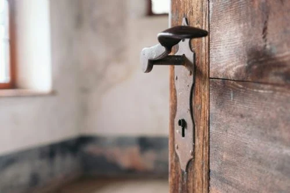 Rociar limón en los picaportes de casa: por qué recomiendan hacerlo y para qué sirve Rociar limón en los picaportes de casa: por qué recomiendan hacerlo y para qué sirve