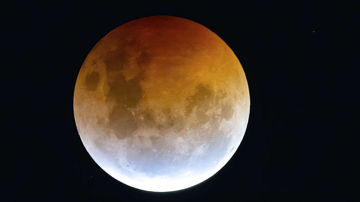 Eclipse lunar de octubre: los rituales para atraer la suerte y el amor.
