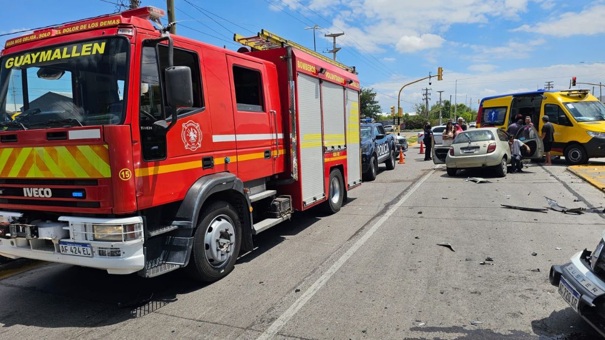 Tres niños fueron hospitalizados tras un violento accidente en el carril Rodríguez Peña