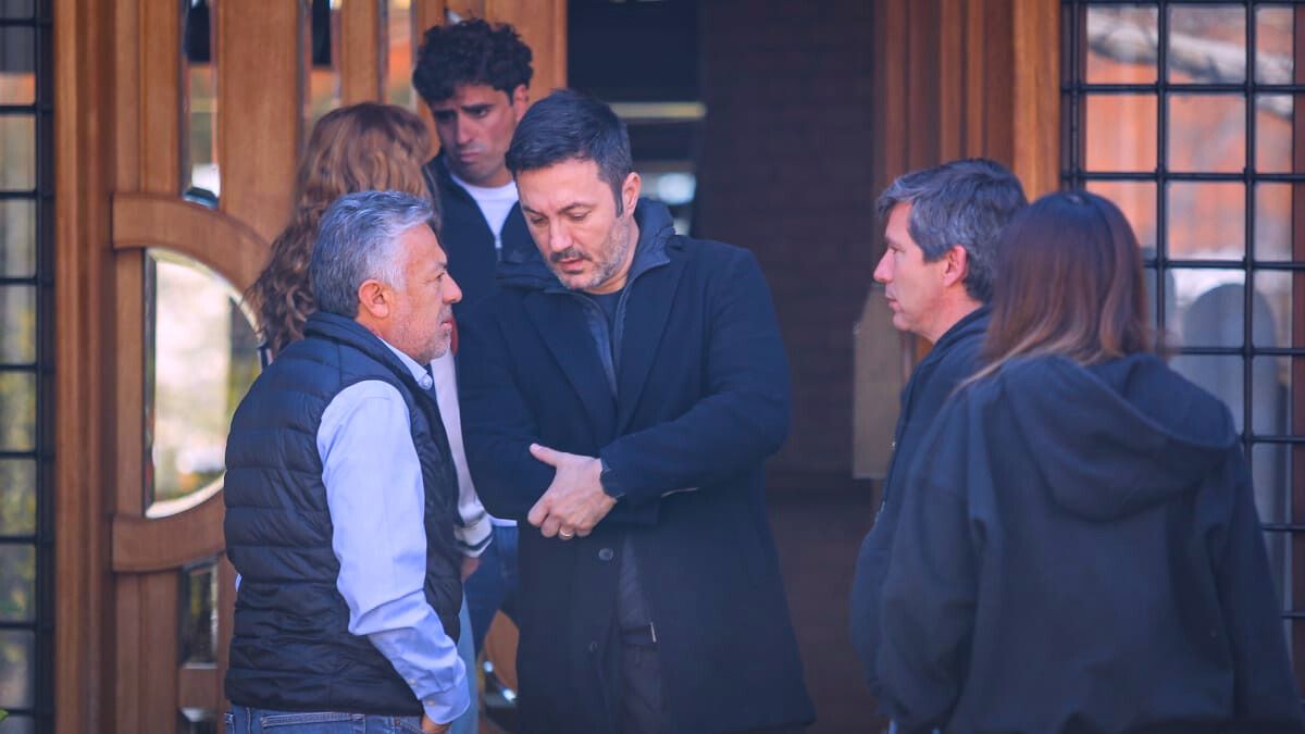 Luis Petri llegó a la residencia oficial cerca del mediodía. En la foto no