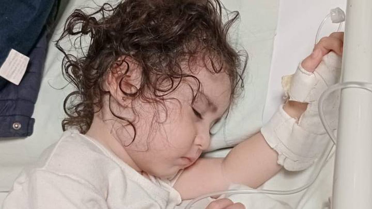 En el hospital Notti, donde fue derivada tras observarla en Alvear y asegurar que se trataba de alergia. En el hospital Notti, donde fue derivada tras observarla en Alvear y asegurar que se trataba de alergia.