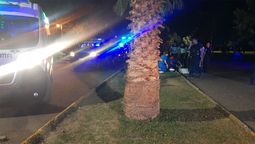 Los médicos intentaron reanimar al joven de 23 años, pero confirmaron su muerte luego de caer de su moto en el parque Metropolitano, en Maipú.