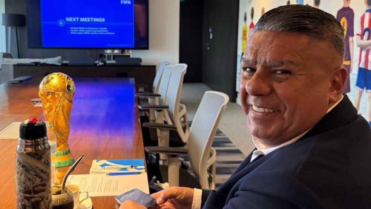 La Justicia le prohibió a Chiqui Tapia la salida del país. 