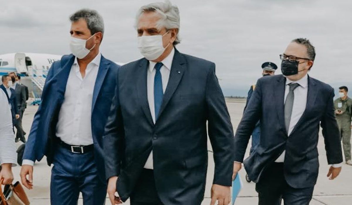 El ministro Kulfas junto al presidente Fernández y el gobernador Uñac en San Juan. Tras ese viaje, dio positivo