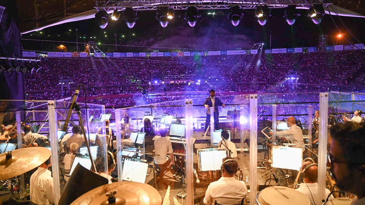 Desde la imposición de la música en vivo en el Acto Central de la Fiesta de la Vendimia, la calidad general del espectáculo se elevó considerablemente. Se plantea la obsolencia de una estructura argumental.