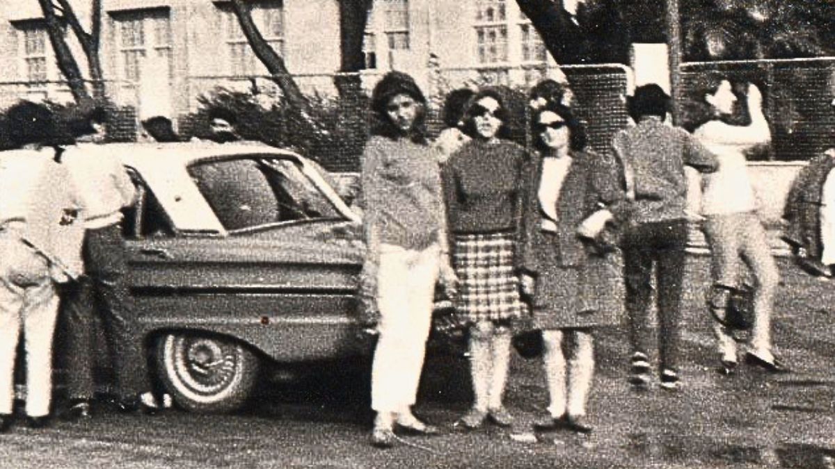Lila con compañeras de facultad en Córdoba. Lila con compañeras de facultad en Córdoba.