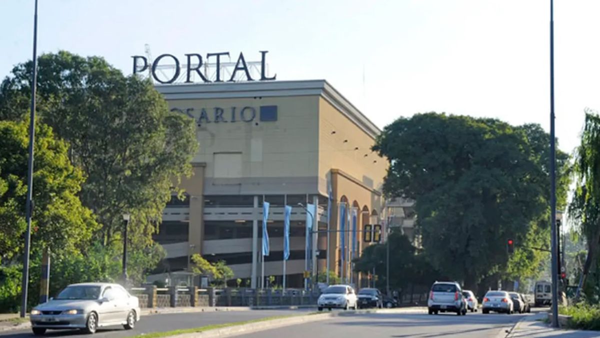 Se arrojó al vacío tras intentar robarse un aire acondicionado de un shopping y fue detenido.