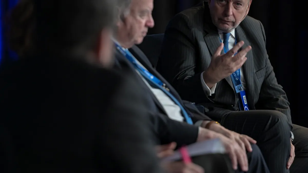 Las disertaciones fueron seguidas con mucha atención.