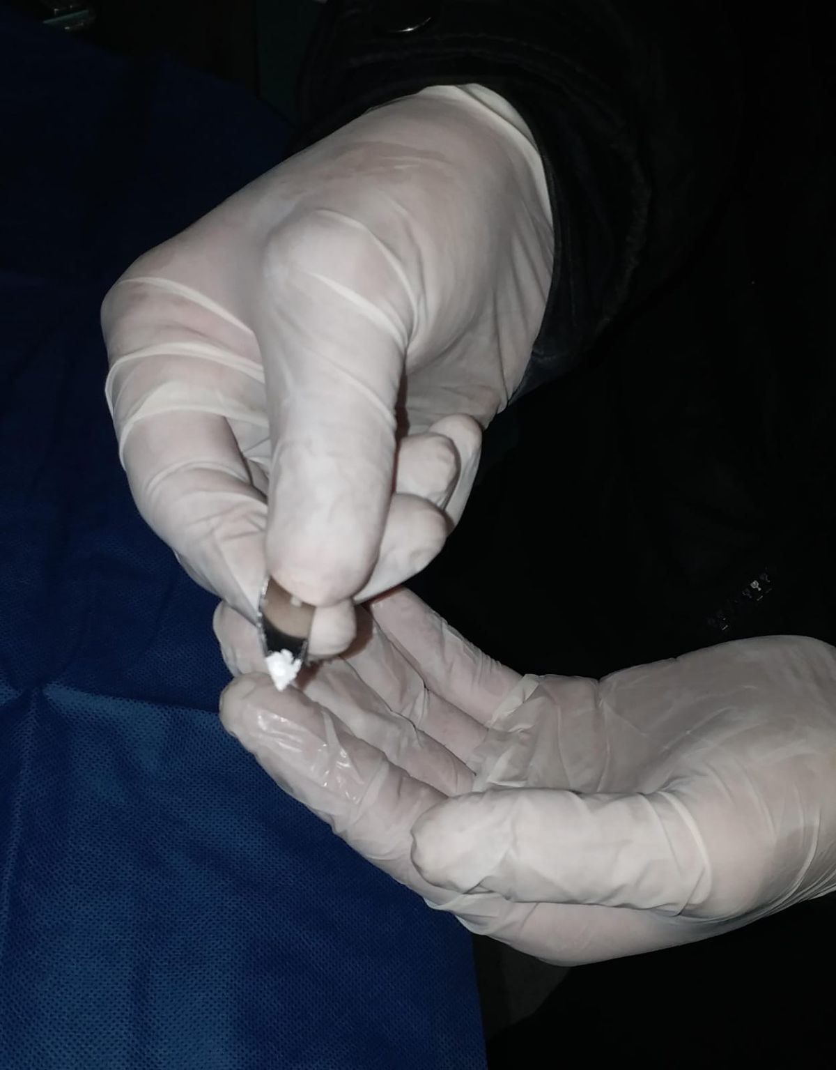 Parte del testeo que se le realizan a las sustancias para determinar sí se trata de drogas o no. Parte del testeo que se le realizan a las sustancias para determinar sí se trata de drogas o no.