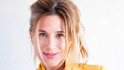 A sus 44, Alina Moine se muestra en bikini culotte ultra audaz desde la pileta y paraliza l