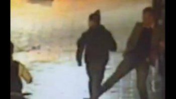 ¡Eso fue falta juez! Un ciudadano le dio un patadón un criminal perseguido por la policía