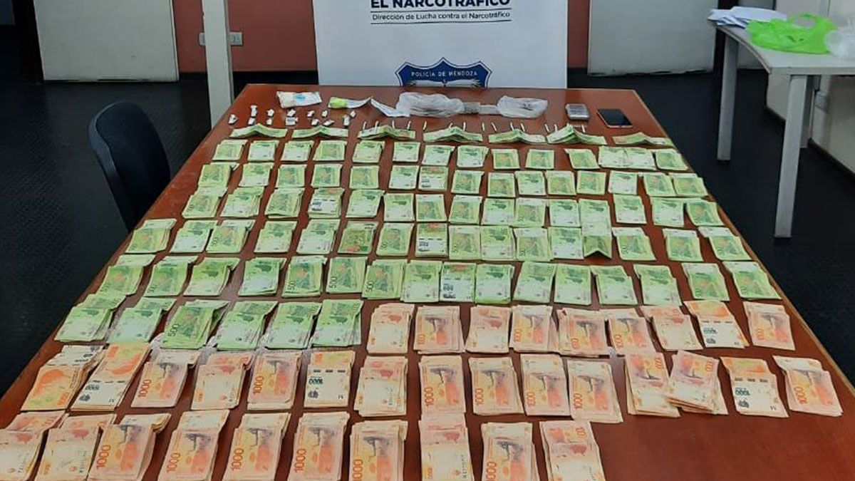 Dos mujeres fueron detenidas con droga y más de $ 800.000