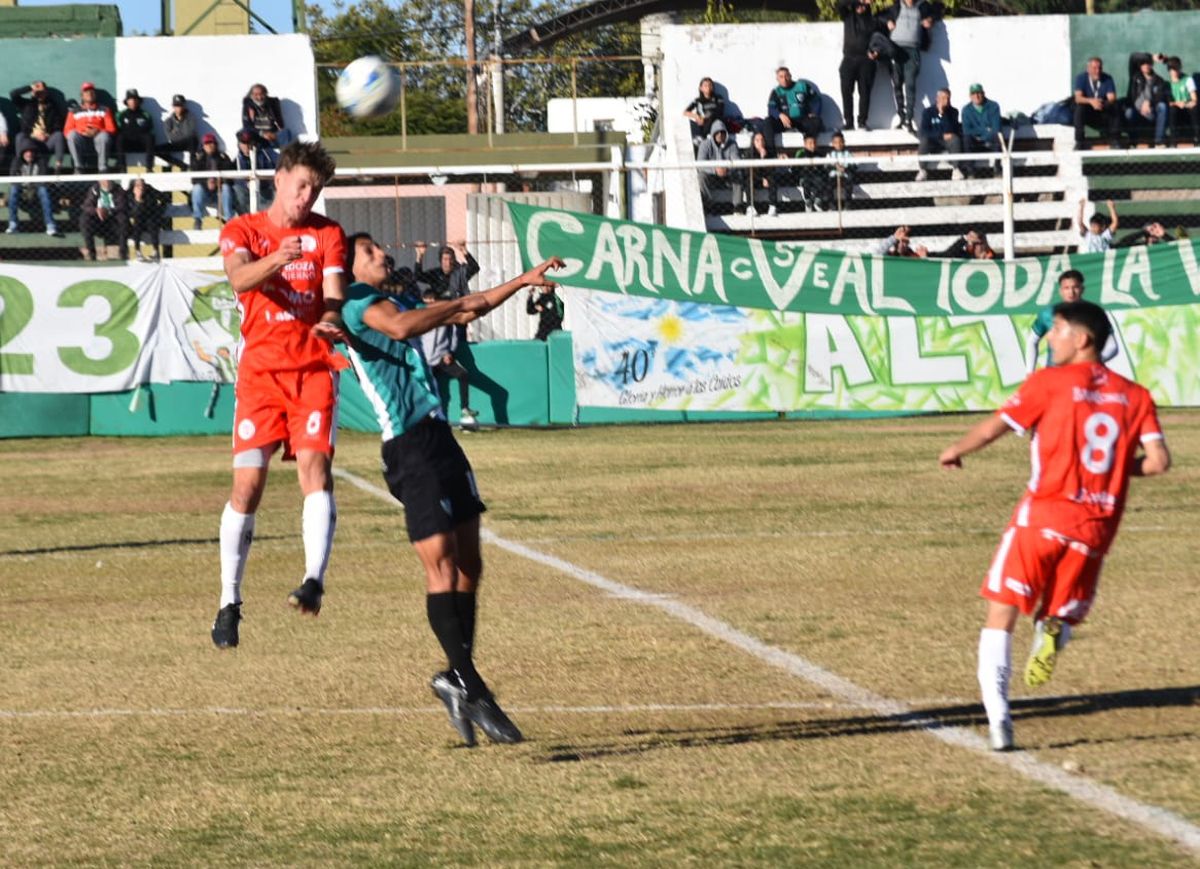 Huracán Las Heras sumó un punto en San Luis y está 4to en la zona 2 del Torneo Federal A. Huracán Las Heras sumó un punto en San Luis y está 4to en la zona 2 del Torneo Federal A.