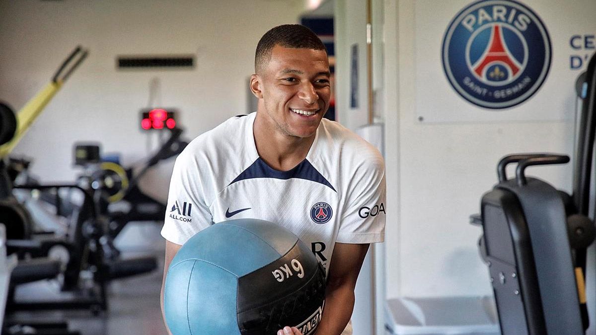Kylian Mbappé está siendo muy criticado por todo el mundo, por sus actitudes.