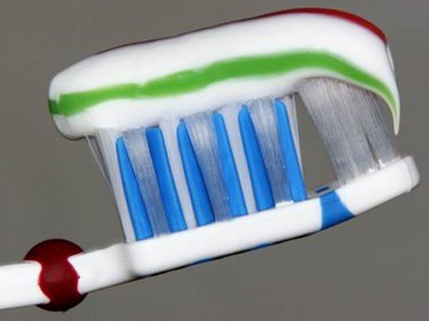 Denunciaron que una mafia vende dentífricos truchos