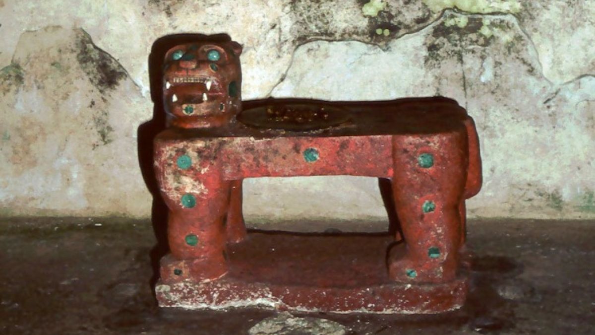 Trono del Jaguar Rojo en El Castillo de Chichén Itzá. (Foto: Wikipedia) Trono del Jaguar Rojo en El Castillo de Chichén Itzá. (Foto: Wikipedia)