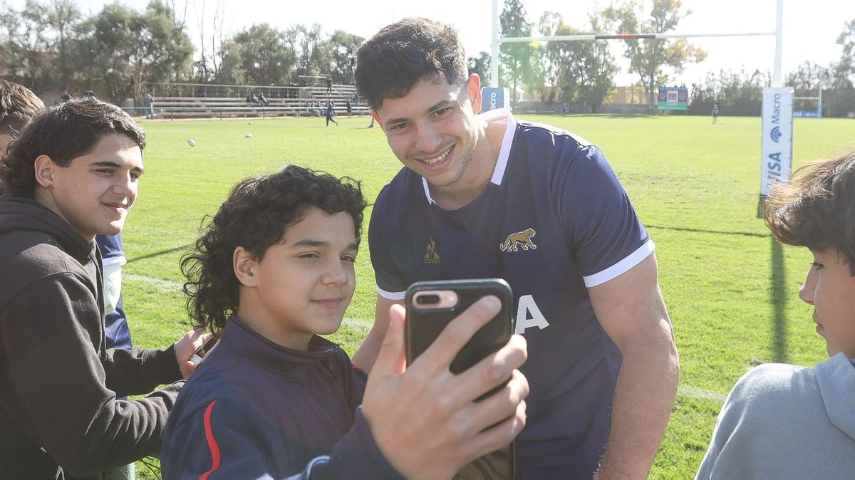 Los Pumas se llenaron de energía antes de jugar con Francia en el Malvinas. Los Pumas se llenaron de energía antes de jugar con Francia en el Malvinas.