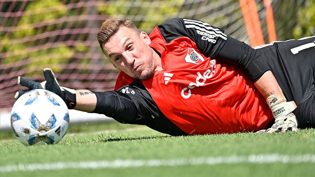 Franco Armani será titular en el arco de River.