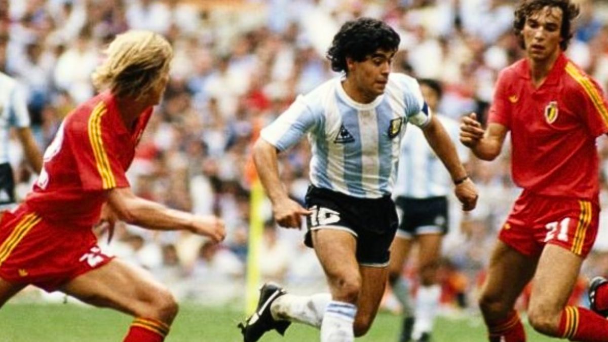 Diego Armando Maradona, representante nacional de la gambeta.&nbsp;