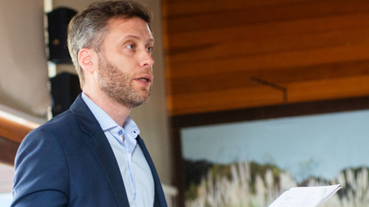 Cristian Larsen, presidente de la Administración de Parques Nacionales, advirtió que inició un sumario para echar al activista anti minería Federico Soria. Cristian Larsen, presidente de la Administración de Parques Nacionales, advirtió que inició un sumario para echar al activista anti minería Federico Soria.