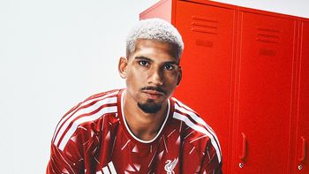 Dejó el fútbol tras sufrir un cuadro de depresión en Barcelona, fue al Mundial y ahora pasó al Liverpool Dejó el fútbol tras sufrir un cuadro de depresión en Barcelona, fue al Mundial y ahora pasó al Liverpool