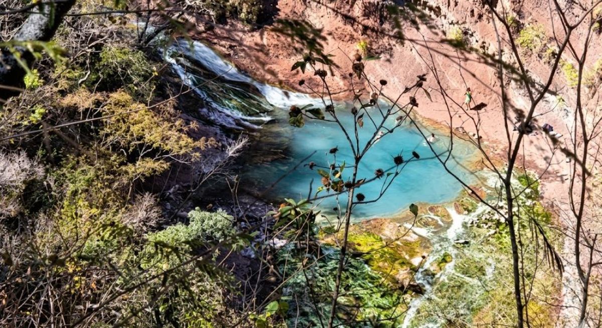 Las aguas turquesas del Rio Jordán, una de las bellezas de Jujuy. Foto: gentileza