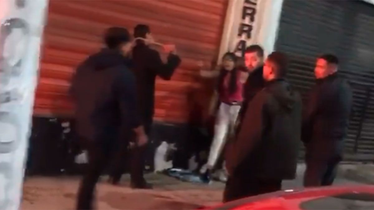 Alrededor de 10 patovicas golpearon a una pareja, y uno de ellos con un látigo, en la salida de un boliche en la capital tucumana.