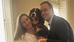 Manuel Adorni y Karina Milei presentaron a Thor, el nuevo perro de la Casa Rosada