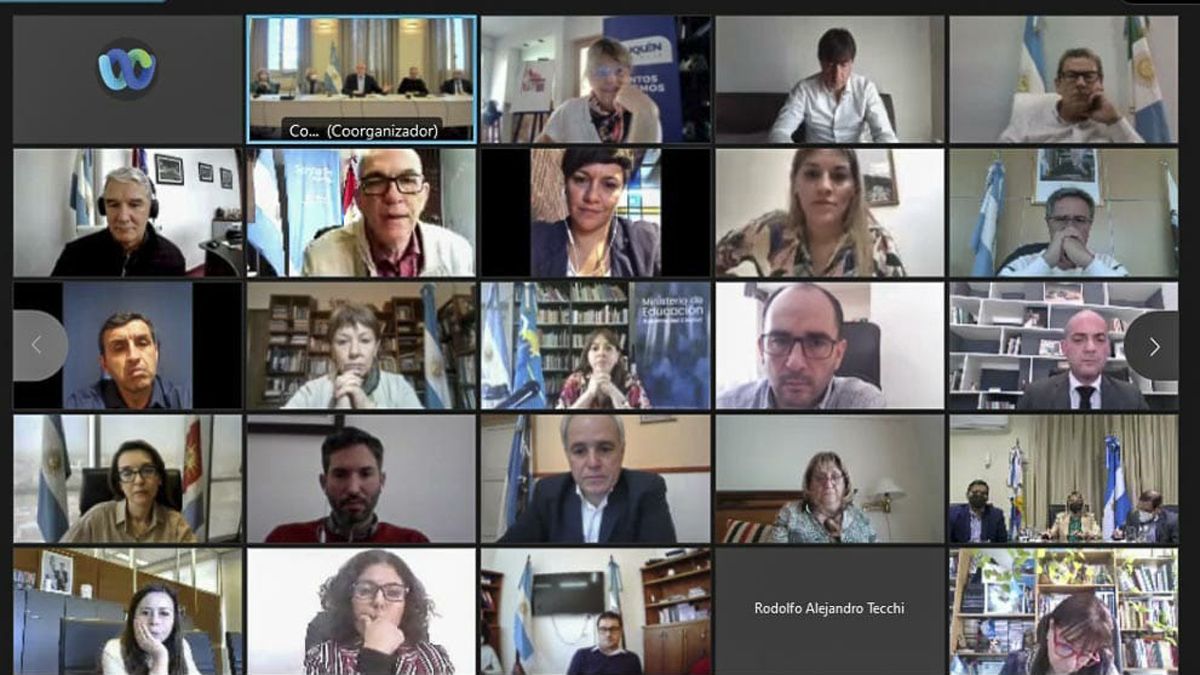 José Thomas con ministros de Educación de todo el país.