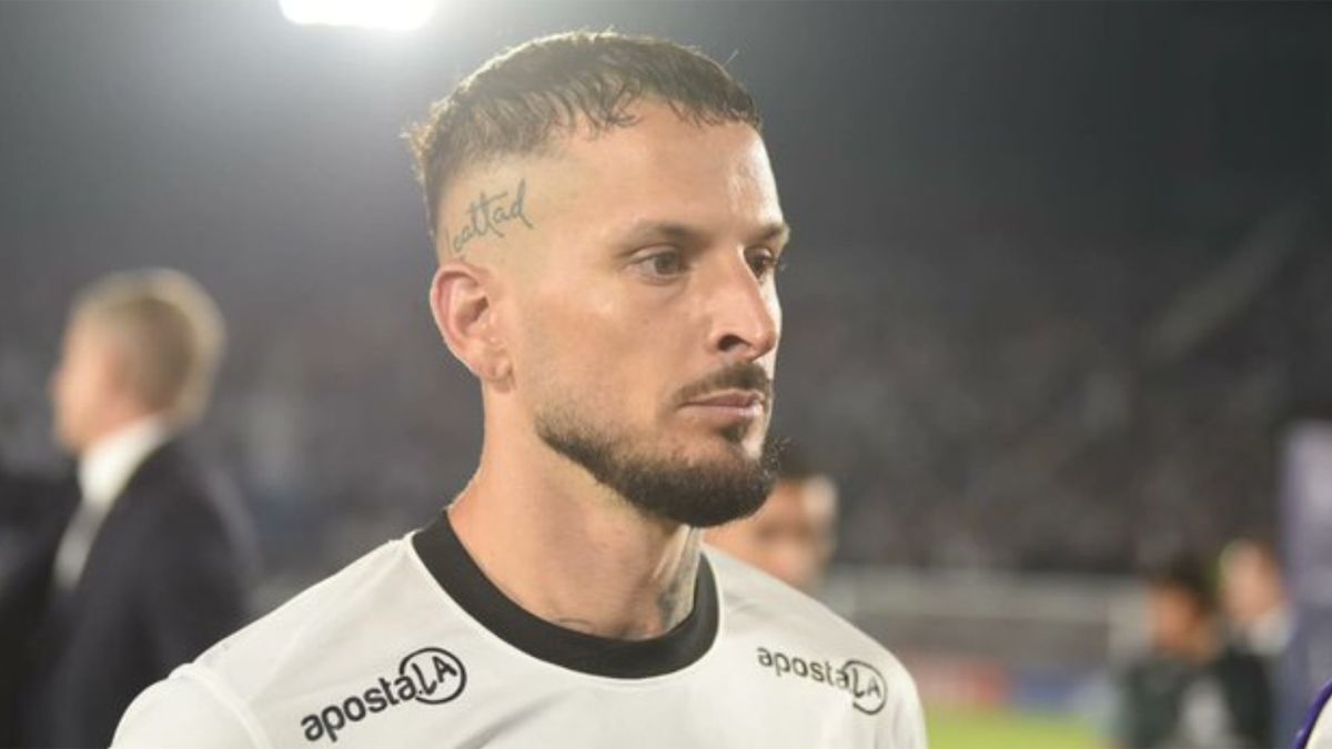 Benedetto tuvo un gesto poco feliz con los&nbsp; hinchas.