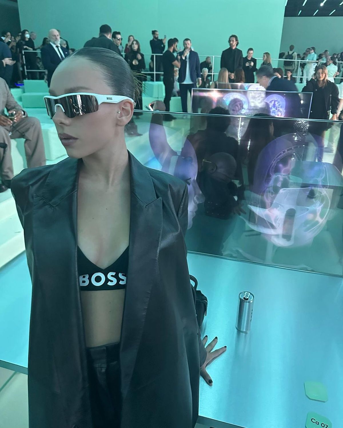 Alerta tendencia: Ester Expósito se suma al corpiñito a la vista y paraliza Milán. Alerta tendencia: Ester Expósito se suma al corpiñito a la vista y paraliza Milán.