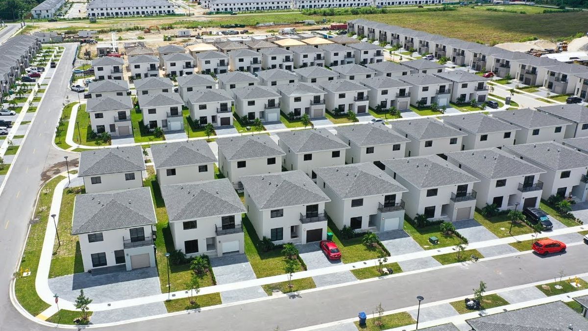 Las residencias de dos pisos tienen las características de la arquitectura moderna. Las residencias de dos pisos tienen las características de la arquitectura moderna.