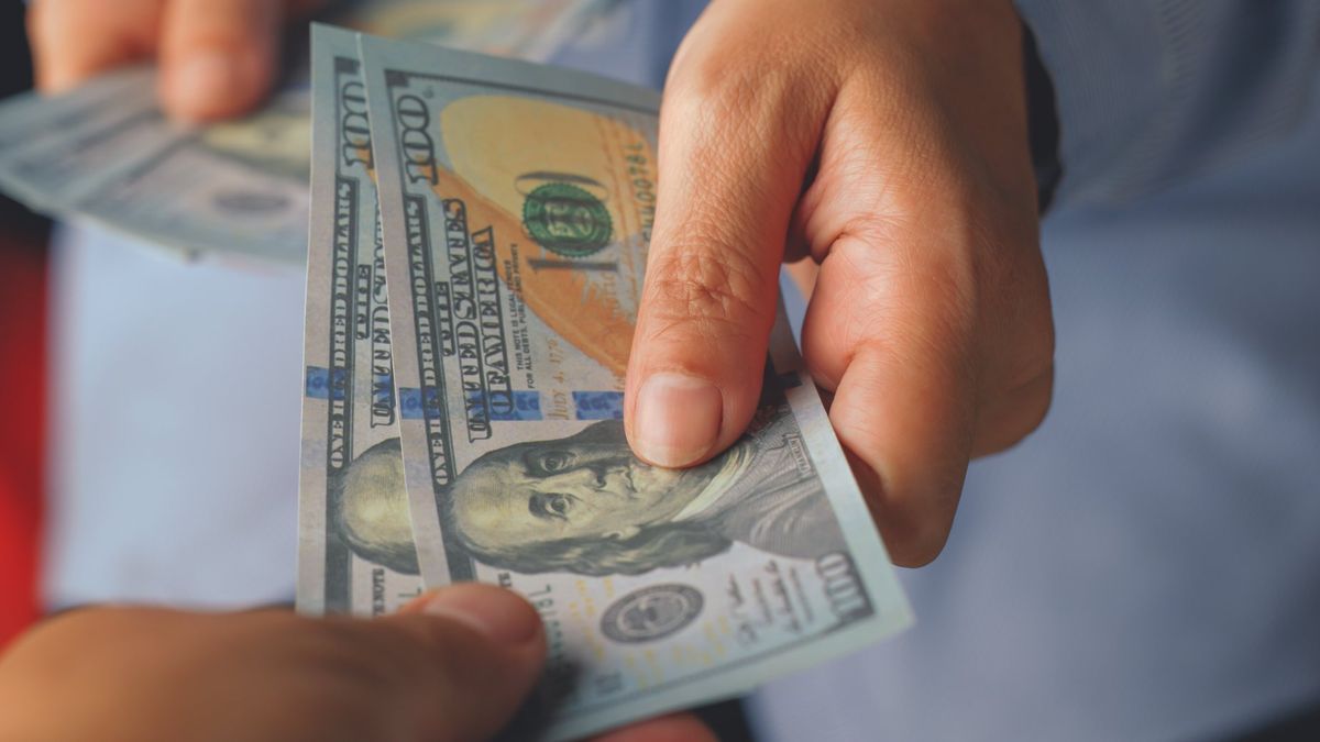 Estados Unidos entrega un cheque de estímulo de 725 dólares a familias afectadas por la inflación Estados Unidos entrega un cheque de estímulo de 725 dólares a familias afectadas por la inflación