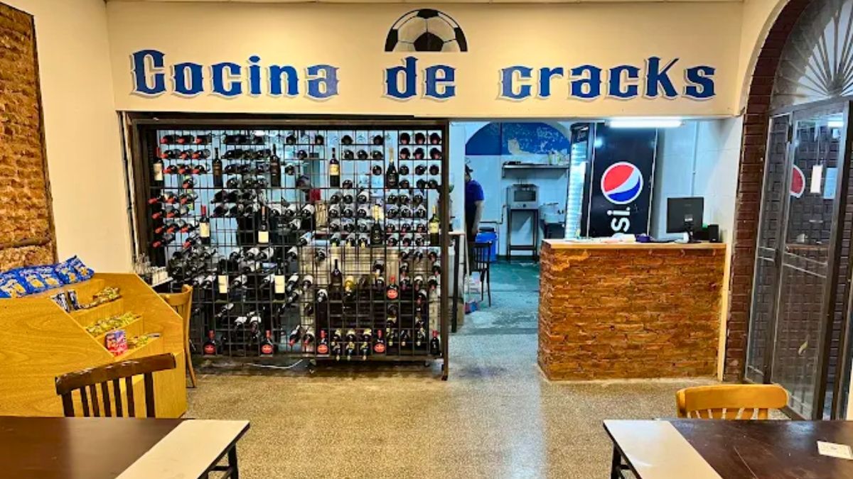 El bodegón tiene una fuerte esencia futbolística.