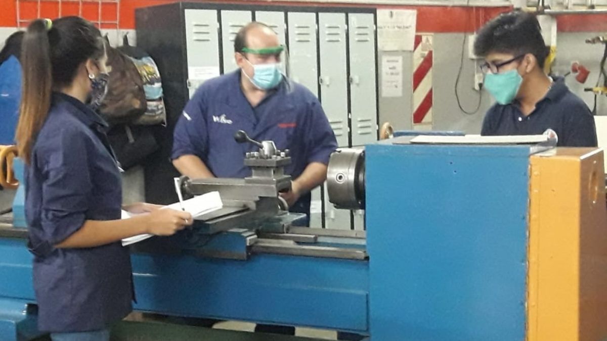 El trabajo en talleres se limita a 15 chicos por área, con un profesor y respetando las medidas sanitarias