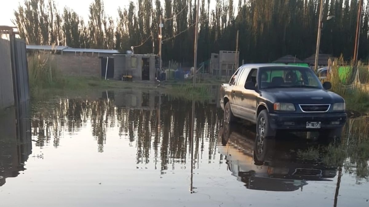Desde el 7 de enero algunos habitantes de San Roque (Maipú) se acostumbraron a ver este panorama en la puerta de sus hogares. Desde el 7 de enero algunos habitantes de San Roque (Maipú) se acostumbraron a ver este panorama en la puerta de sus hogares.
