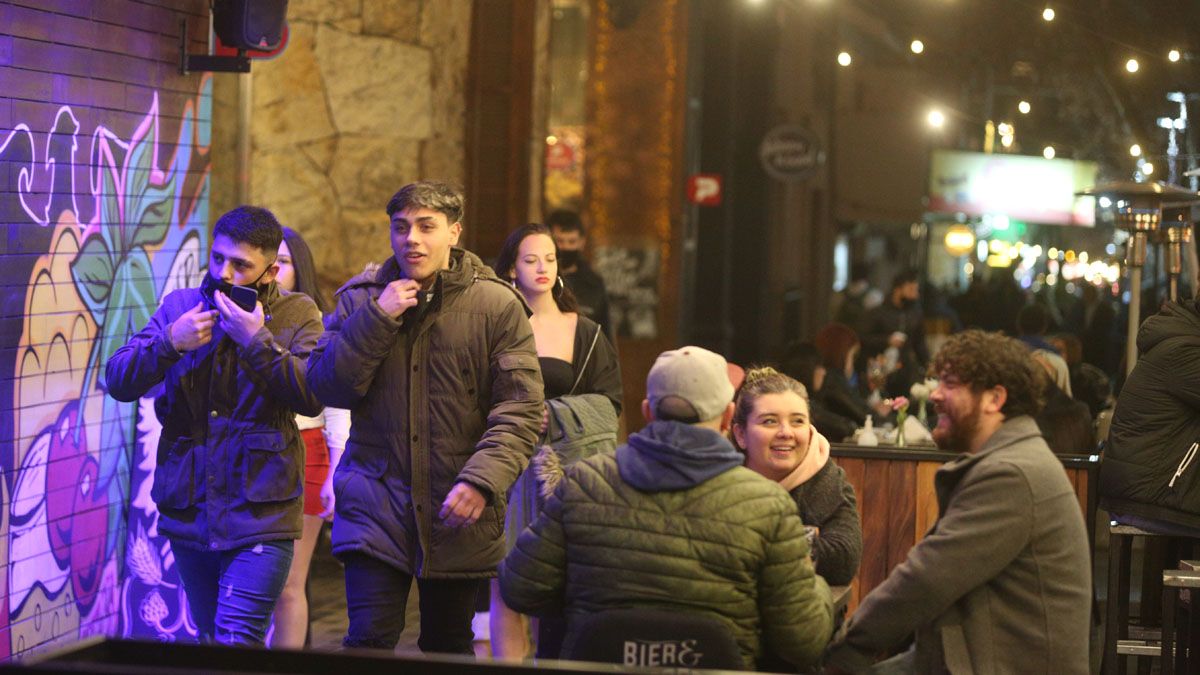 Día del Amigo: masivo festejo en la noche de Mendoza