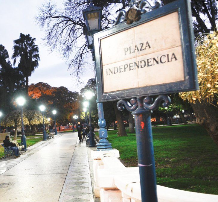 La Plaza Independencia, de Ciudad. La Plaza Independencia, de Ciudad.