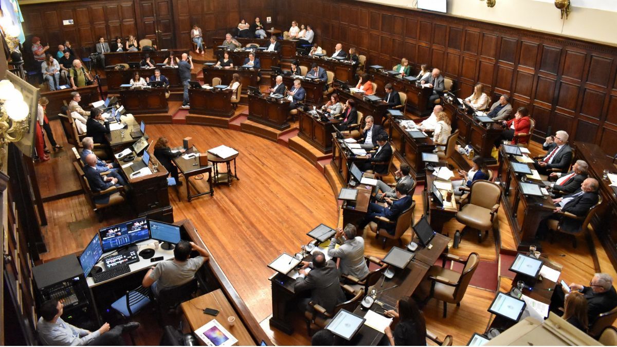 En Diputados, las leyes del Presupuesto 2026 salieron con amplia mayoría. Este martes se votan en el Senado. En Diputados, las leyes del Presupuesto 2026 salieron con amplia mayoría. Este martes se votan en el Senado.