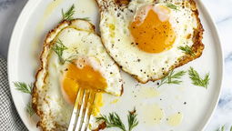 Los huevos son saludables, pero en moderación. Los huevos son saludables, pero en moderación.