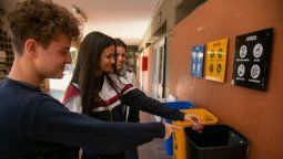 Alumnos de secundaria de la UNCuyo separan residuos para su posterior reciclaje