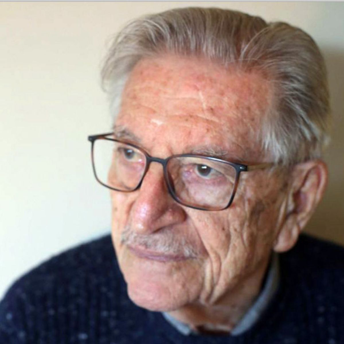 Abrasha Rotenberg. Empresario y escritor. Abrasha Rotenberg. Empresario y escritor.