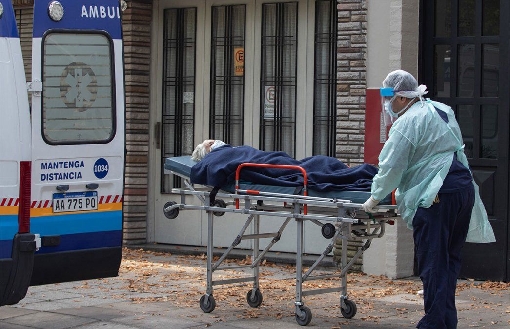Coronavirus en Argentina: 53 muertos más acercan el total de fallecidos a 10 mil desde que se inició la pandemia. Foto: NA.&nbsp;